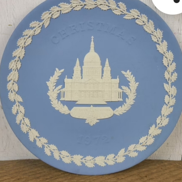 Vintage 50 yr Christmas 1972 St. Paul's Cathedral Plate 8" Wedgwood En… - Picture 2 of 9
